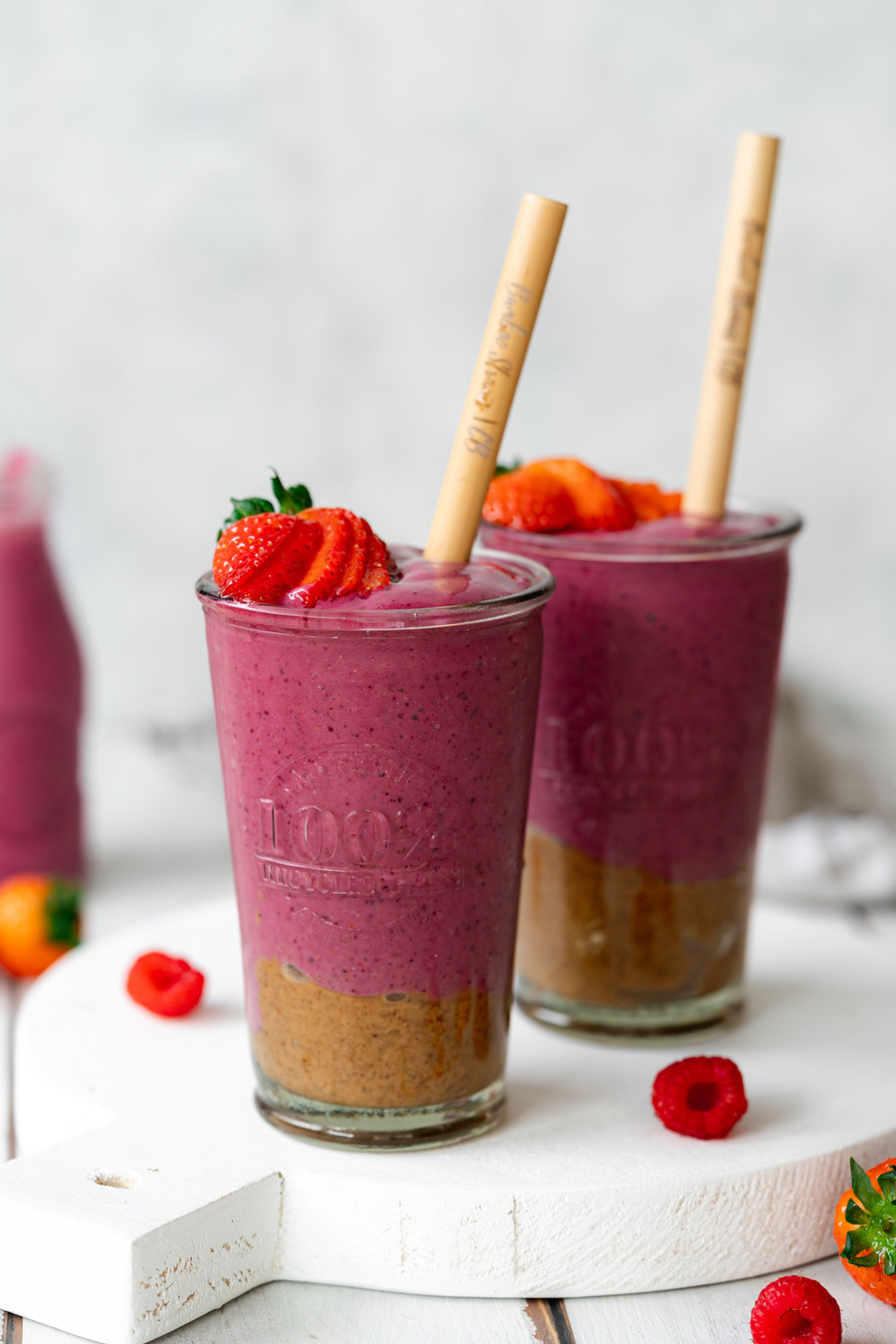 Frullati al Burro di Mandorle e Frutti di Bosco