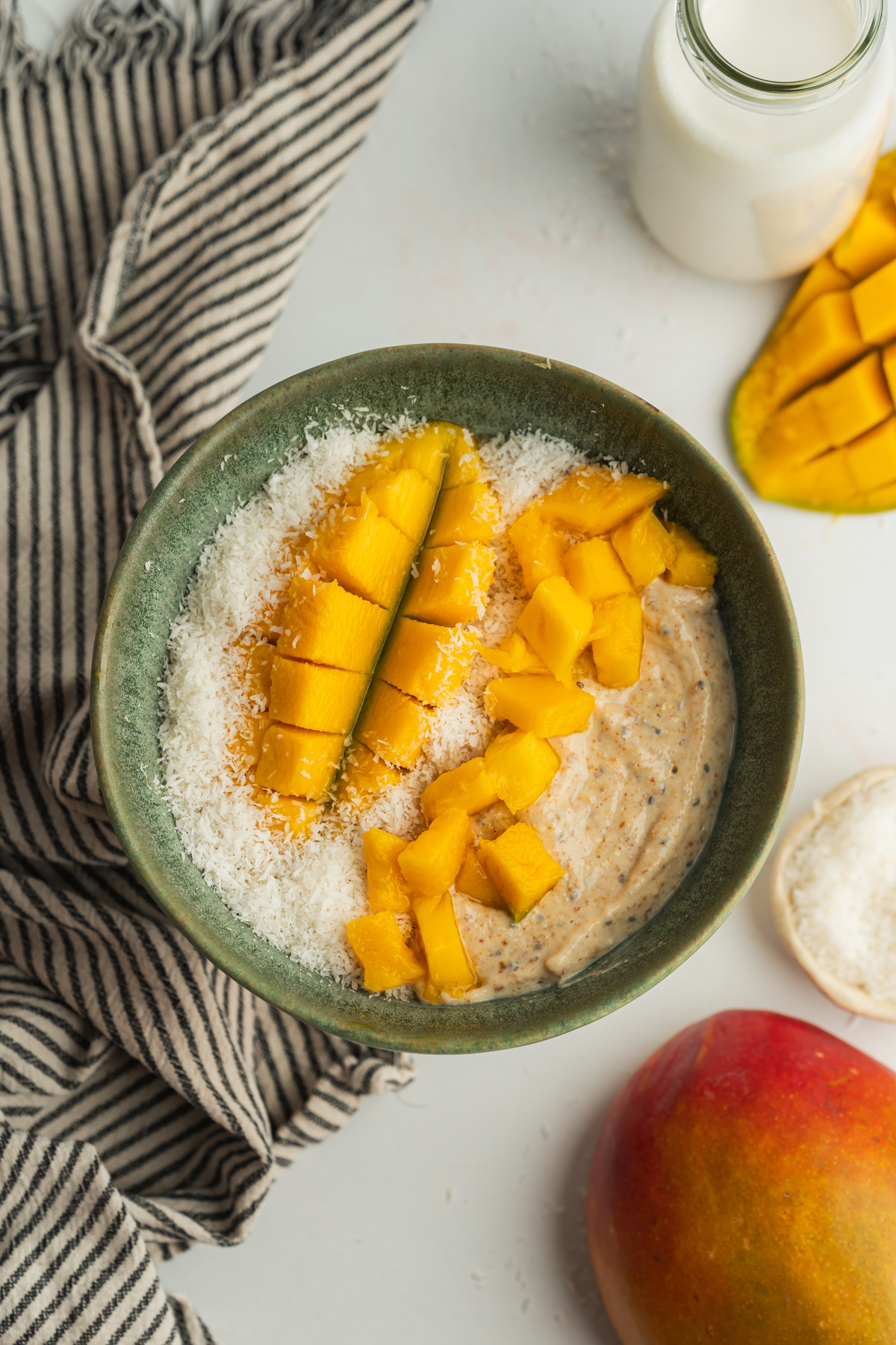 Bowl de Yogur con Mango y Baobab